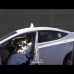 بالفيديو أبناء مواطن سعودي يسجلون له مقطعاً أثناء مشاهدته مصارعة حرة