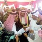 بالفيديو _ وزير الصحة يحاول تسجيل هدف في الزاوية