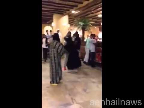 بالفيديو.. فتاة تحطّم “جوال” شاب حاول ترقيمها