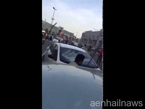 فيديو عمالة يمنية تعتدي على مواطن وزوجته بالضرب أمام المارة