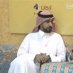 فيديو: تركي يتمكن من إتمام صلاته رغم محاولات طفله التسلق على ظهره