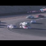 فيديو طريف لطفل يستخدم الوسادات للنزول من على السرير