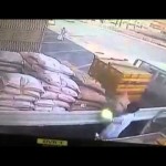بالفيديو… جديد للحظة سقوط الرافعة بالحرم المكي