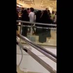 بالفيديو: مراسل مغربي يتعرض لموقف محرج مع الفرنسيين