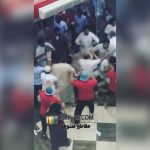 بالفيديو: شاب يرحب بزائري الحرم النبوي على الإفطار بقبلات على الجبين