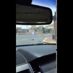 بالفيديو .. مواطن يعثر على خفافيش عندما فتح غطاء مكيف لاصلاحه