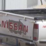 خليجي ينشر فيديو وهو يدخن سيجار من الذهب الخالص عيار 24 صٌنع خصيصاً من اجله