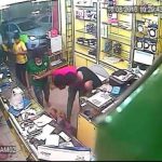 بالفيديو … العشرات من الثعابين داخل حقيبة حاج مصري قادم عن طريق ميناء ضباء !