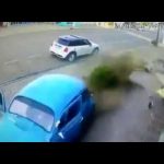 بالفيديو : لحظة ضبط فتيات حاولن سرقة محل إكسسوارات