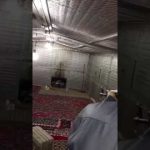 بالفيديو : غشيم“مفحط” فقد السيطرة واصطدم رصيفاً .. و“سيتصل بـ”نجم” لإصلاح سيارته”!