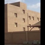 بالفيديو: سيدة تحُطم “مرايا” 6 سيارات متوقفة أمام منزل