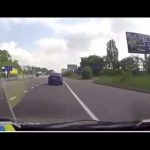بالفيديو : تصادم عنيف بين سيارة جيب ودباب أثناء ممارسة هواية “التطعيس”