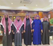 معالي الدكتور خليل البراهيم ووفد من مواطني الشملي يتوصلون لحل مشكلة طالبات التمريض‎