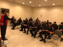الهلال الأحمر بحائل يعقد محاضره لرجال الدوريات الأمنية