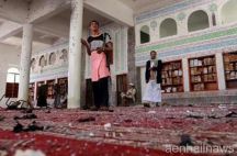 بالصور: عشرات القتلى والجرحى في تفجير انتحاري بمسجد للحوثيين في صنعاء أثناء صلاة العيد