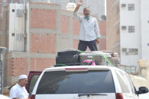 حجاج بيت الله يغادرون مكة بعد أدائهم طواف الوداع