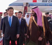 بالصور: رئيس الصين يصل إلى الرياض .. وولي ولي العهد في استقباله