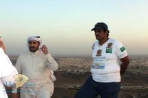 في أعلى قمة جبل السمراء  الهمزاني يفطر ويكرم ضيوف رحلة الرحال السعودي محمد الهمزاني