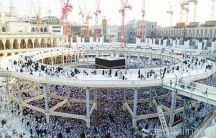 إيقاف حركة الطواف بالمطاف المعلق مؤقتاً لحين التأكد من زوال الخطر