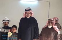 بالفيديو: أمير حائل يُهدي ساعته لأحد الأطفال لتفوقه الدراسي