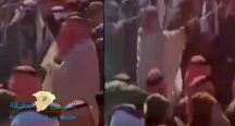 فيديو نادر للملك عبدالله بن عبدالعزيز أثناء لعبة بالسيف في العرضة بحائل قبل 38 عام