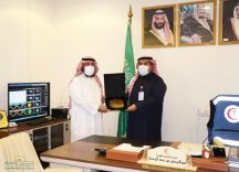حائل ،، تودع البراهيم . مدير عام فرع هيئة الهلال الاحمر السعودي ومنسوبوها بمنطقة حائل يكرمون زميلهم البراهيم بعد انتقال عمله الى الجوف “