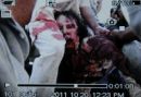 في سيارة في مدينة سرت#فيديو : صورة لجثة القذافي