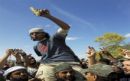 يحمل مسدسه الذهب#(بالفيديو ) الشيباني قاتل القذافي