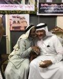 بالصور: ”نحات” يجبر الأمير “سلطان بن سلمان” على السير 2 كيلو رغم حرارة الجو!