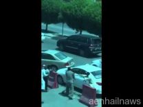 شاهد: مشاجرة عنيفة بين مواطن وسائق تاكسي