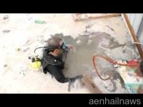 بالفيديو _الدفاع المدني ينتشل طفل غريق عقب سقوطه بأحد المستنقعات المائية