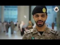 بالفيديو: رجال الأمن بالحرم المكي يرحبون بالمعتمرين بلغات مختلفة