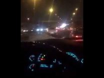 بالفيديو : لحظة اصطدام سيارة مواطن كان يوثق حادثاً مرورياً