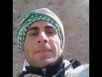 بالفيديو ….. لحظة مقتل إيراني يحارب في سوريا وهو يوثق فيديو لأهله