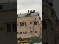 بالفيديو: الدفاع المدني يفشل محاولة وافد الانتحار من سطح عمارة بالإحساء