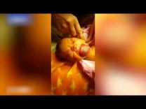 بالفيديو : طفل يصدم والديه بعد ولادته مباشرة.. والسبب مرعب ! .