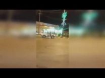 فيديو لرجل أمن يطلق النار على مفحط