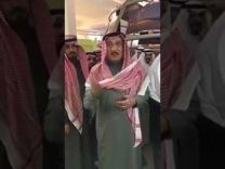 فيديو: أمير جازان يفاجئ القائمين على جناح المنتجات الزراعية للمنطقة في الجنادرية: “لا تحطون قات”