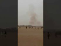 بالفيديو : قذائف تسقط خلال مباراة كرة قدم باليمن .. و الحكم يستأنف اللعب !
