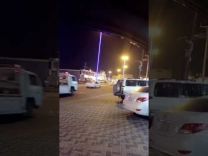 شاب يُبشر امه بأن السائق اسلم على يدهـ.. لكن الرد كان مفاجئ وسريع من امه!