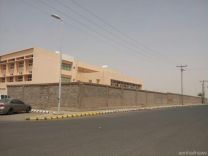 سور مدرسة متوسطة بقعاء اﻻولى بدون تلييس منذ عامين