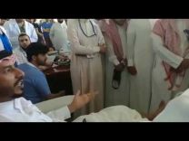بالفيديو :موظف ينتقد “مدير الجامعة”  أمام رفاقه .. عانينا وأنت محاسب !