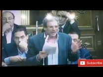 بالفيديو: مضاربة عنيفة بالأيدي داخل البرلمان المصري.. تجبر رئيس المجلس على رفع الجلسة!