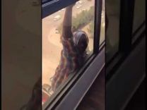 إمراه تصور خادمتها تسقط من الدور السابع وتمتنع عن انقاذها وتكتفي بالتصوير