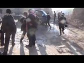 بالفيديو مروع لـ مدنيين سوريين يصارعون الموت بعد قصفهم بالكيماوي على مرأى ومسمع العالم