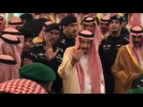 بالفيديو .. شاهد كيف رد خادم الحرمين على طلب مواطن : ” أبو فهد ودي أسلِّم عليك”