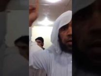 بالفيديو: رصاصة تفاجئ المصلين وتخترق سقف مسجد