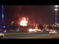 الدفاع المدني يصدر بياناً حول ملابسات احتراق ناقلة نفط على طريق مكة جدة السريع