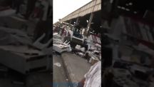 بالفيديو.. أمانة جدة تزيل بسطات مخالفة بسوق الصواريخ بطريقة عشوائية