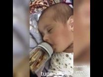 بالفيديو: طفلة ترضع رصاص حي هياط وشهرة